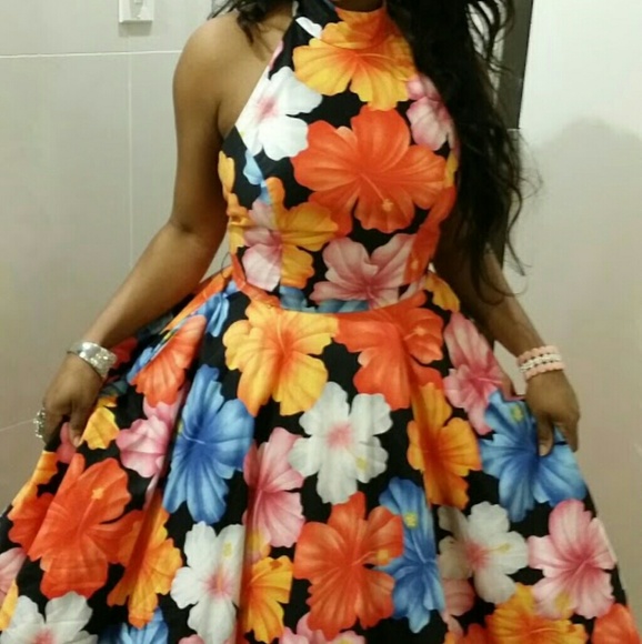 Dresses & Skirts - Come out & play floral dress vintage